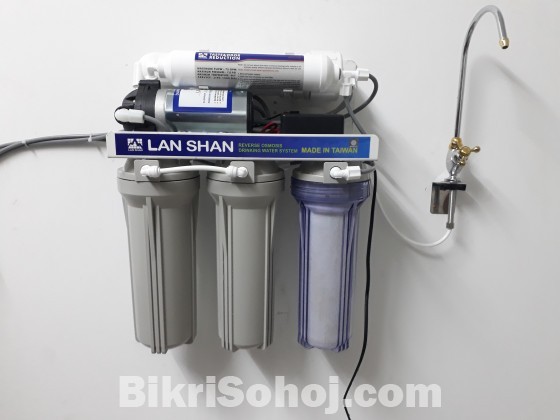 Water purifier machine.